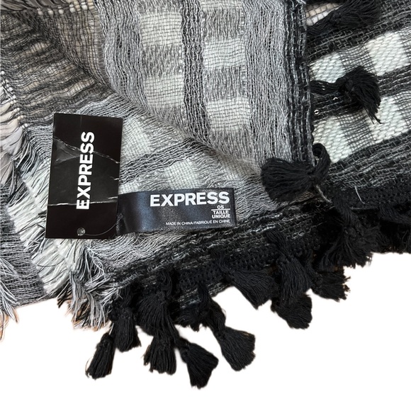 Express | Blanket Scarf - Picture 7 of 8